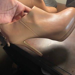 Nine West haywire beige leather platform heels